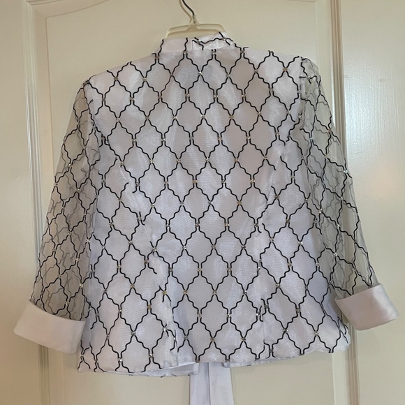 White/black dressy blouse w/cami - Picture 2 of 5